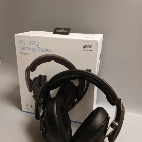 SENNHEISER WIRELESS GAMING HEADPHONES IN BLACK 16HR BATTERY LIFE CHARGING CABLE INCLUDED