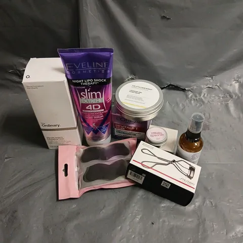 APPROXIMATELY 20 ASSORTED HEALTH & BEAUTY PRODUCTS TO INCLUDE THE ORDINARY EXFOLIATING TONER, L'OREAL REVITALIFT HYALURONIC GEL-CREAM, SHISEIDO EYELASH CURLER, ETC