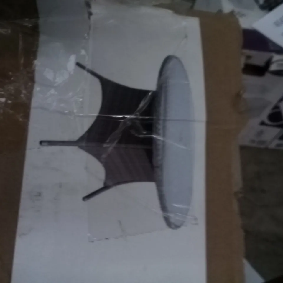 BOXED HAMILTON WICKER DINING TABLE