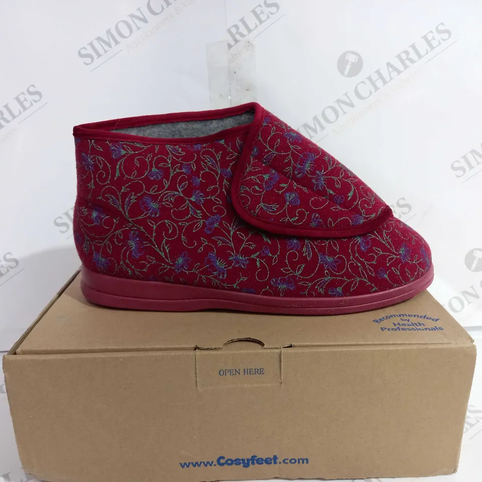 BOXED COSYFEET EXTRA ROOMY TALL SLIPPERS - UK 8
