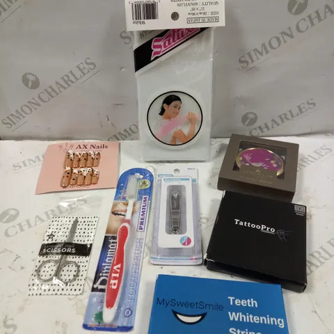 BOX OF APPROXIMATELY 20 ASSORTED HEALTH AND BEAUTY PRODUCTS TO INCLUDE NYLON WASH CLOTH, TEETH WHITENING STRIPS, AX PRESS ON NAILS ETC