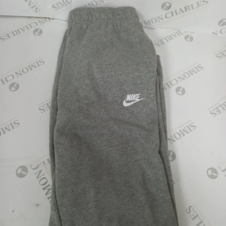 NIKE LOGO TRACKSUIT BOTTOMS SIZE M