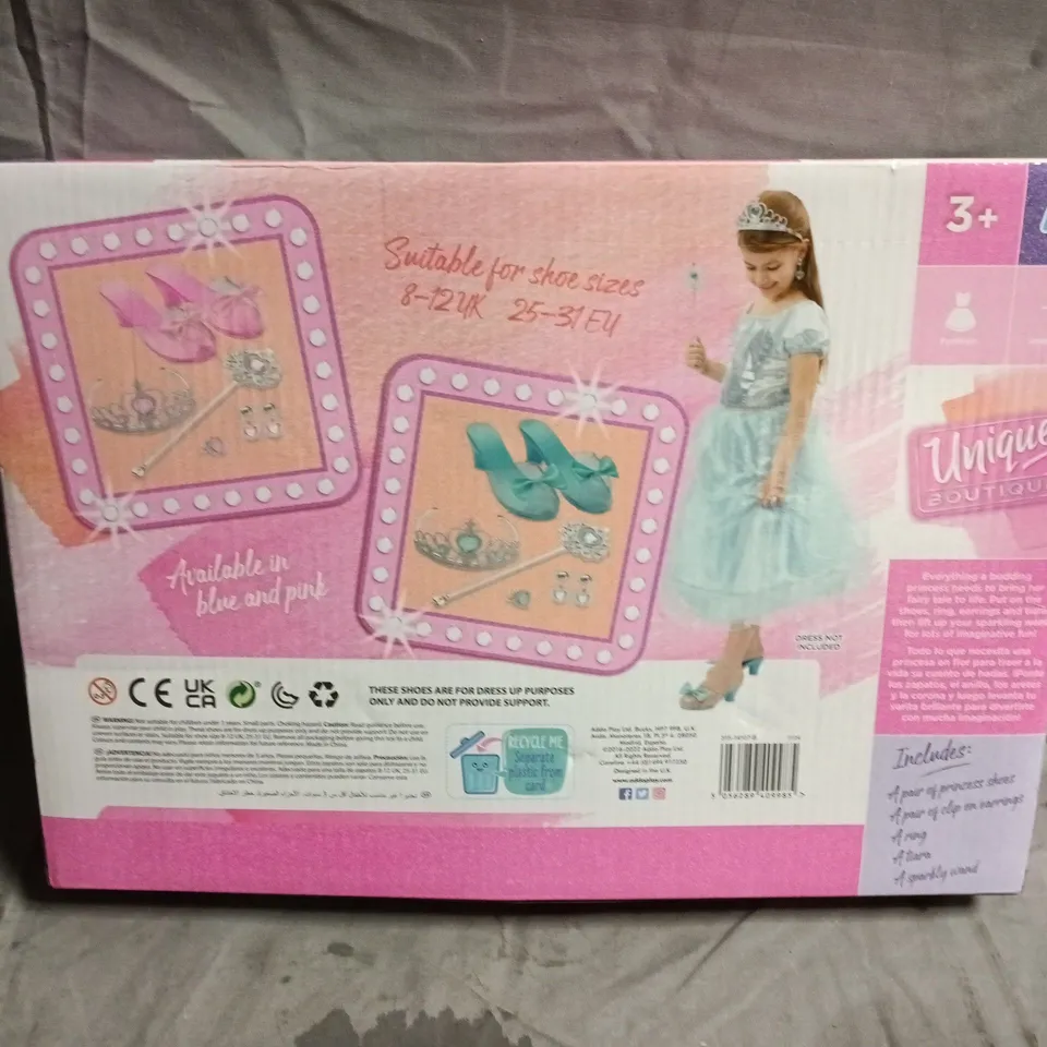 UNIQUE BOUTIQUE PRINCESS DRESS-UP SET WITH TIARA AND PINK ACCESSORY (3+)