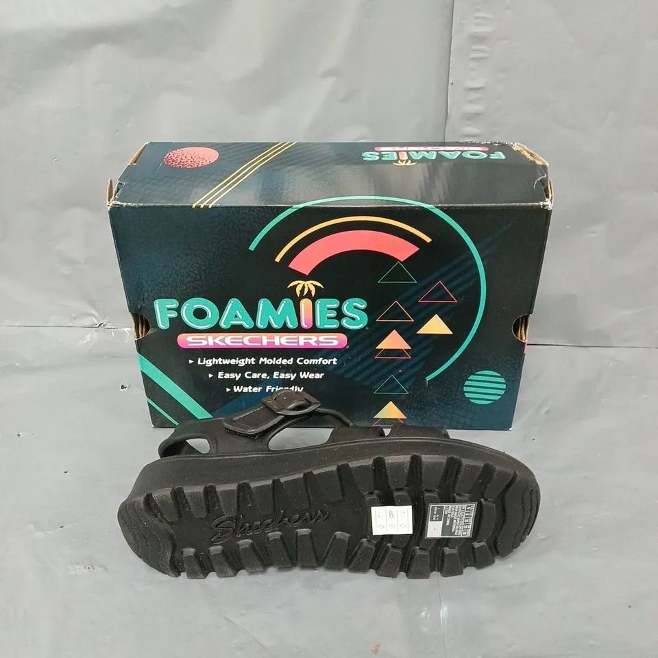 BOXED PAIR OF FOAMIES SKETCHERS SANDAL UK 6 