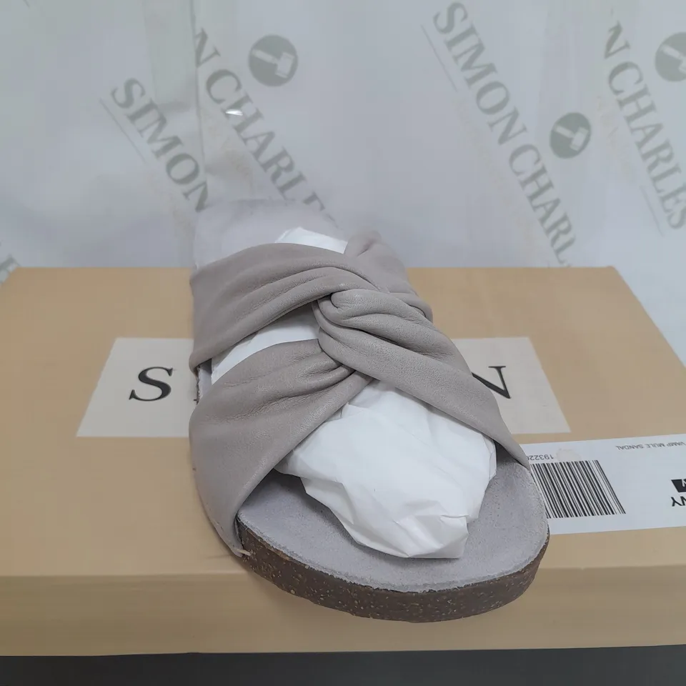 BOXED SHOON LIGHT GREY LEATHER SANDAL - SIZE 5