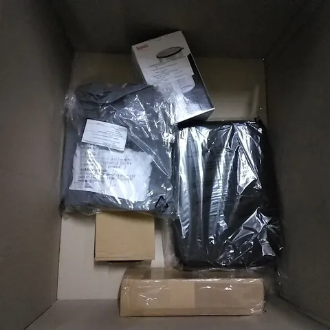 LOT OF APPROXIMATELY 5 ASSORTED BAMIX BEAKER SET, DESIGNER BLACK CASE, DESIGNER ICE CUBE MAKER ETC