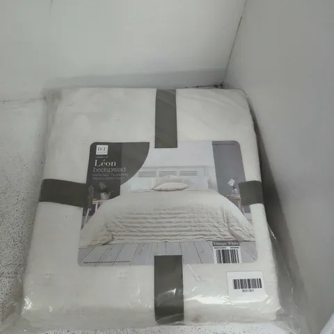 DESIGNER INTERIOR LEON BEDSPREAD IN WHITE - DOUBLE/KING