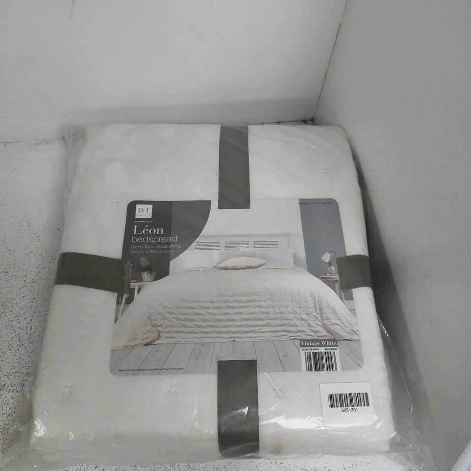 DESIGNER INTERIOR LEON BEDSPREAD IN WHITE - DOUBLE/KING