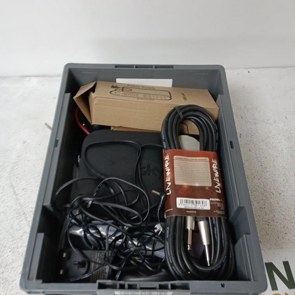 BOX CONTAINING A MIX OF APPROXIMATELY 15 ASSORTED ITEMS INCLUDING ROUTER, HIGH PERFORMANCE CABLES, REMOTES ETC. 