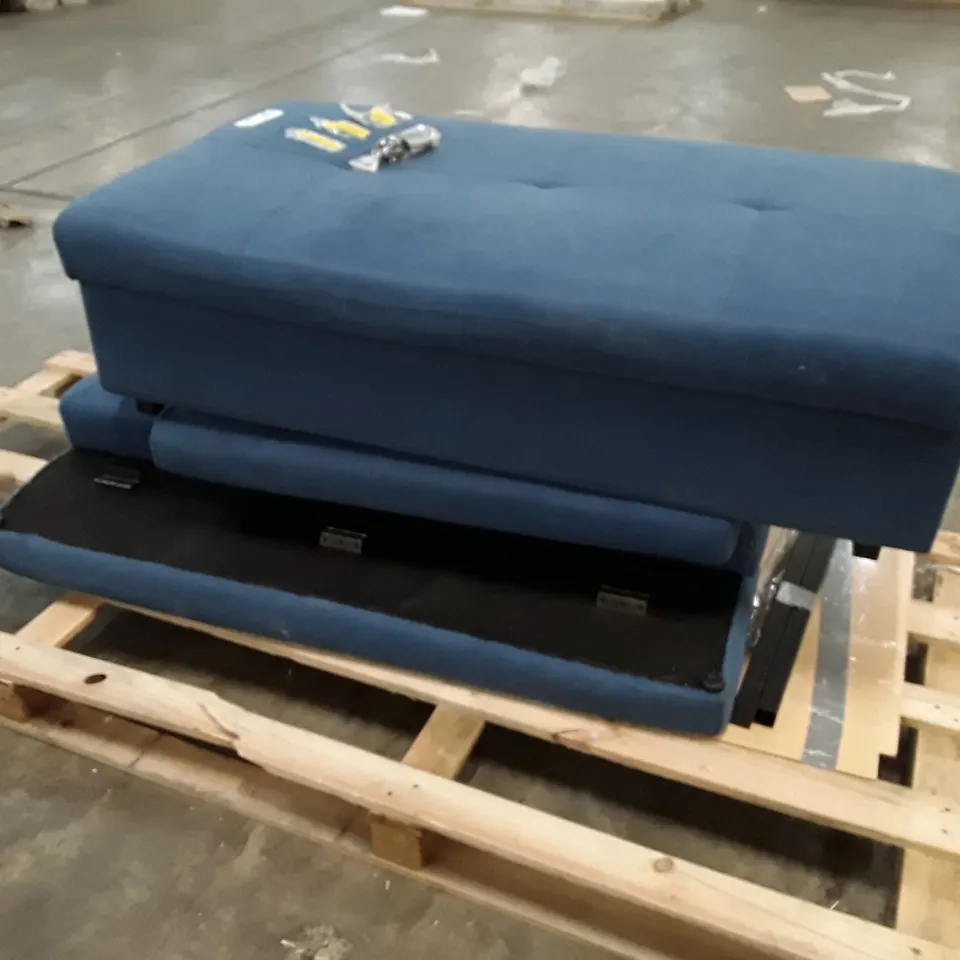 PALLET CONTAINING UPHOLSTERED SOFA PARTS