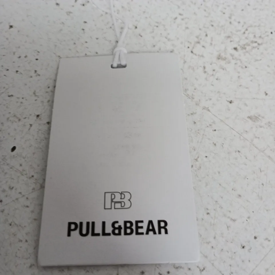 PULL & BEAR WHITE SLEEVELESS ZIP TOP – UK S