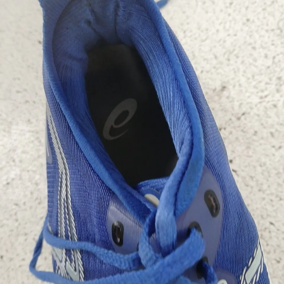 PAIR OF BLUE ASICS RUNNING TRAINERS UK 7