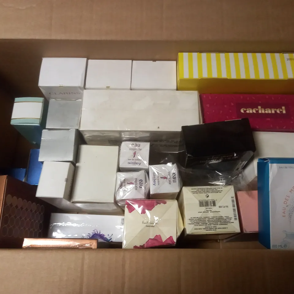 BOX OF APPROX 20 ASSORTED HEALTH & BEAUTY ITEMS TO INCLUDE - CLARINS EXTRA FIRMING BODY LOTION - CONINO LAMBORGHINI INVINCIBLE - REVOLUTION MAKEUP FLAWLESS MATTE EYESHADOW ECT 