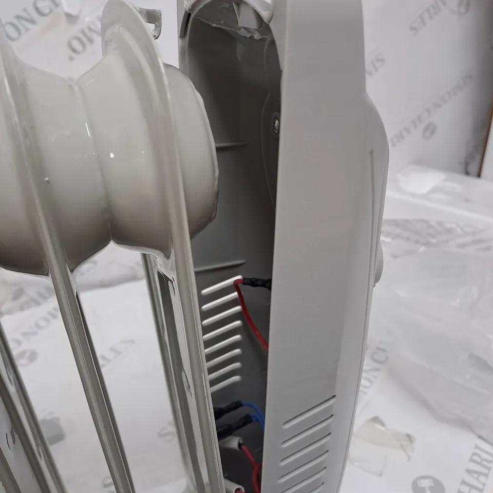 BOXED SWAN 1000W MINI OIL HEATER - WHITE RRP £29