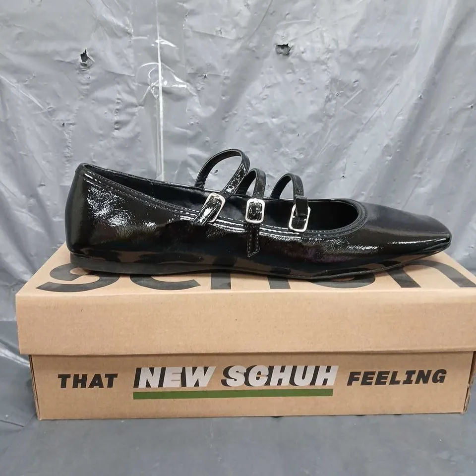 BOXED PAIR OF SCHUH LILIANA MARY JANE BALLERINA SHOES IN BLACK SIZE 8