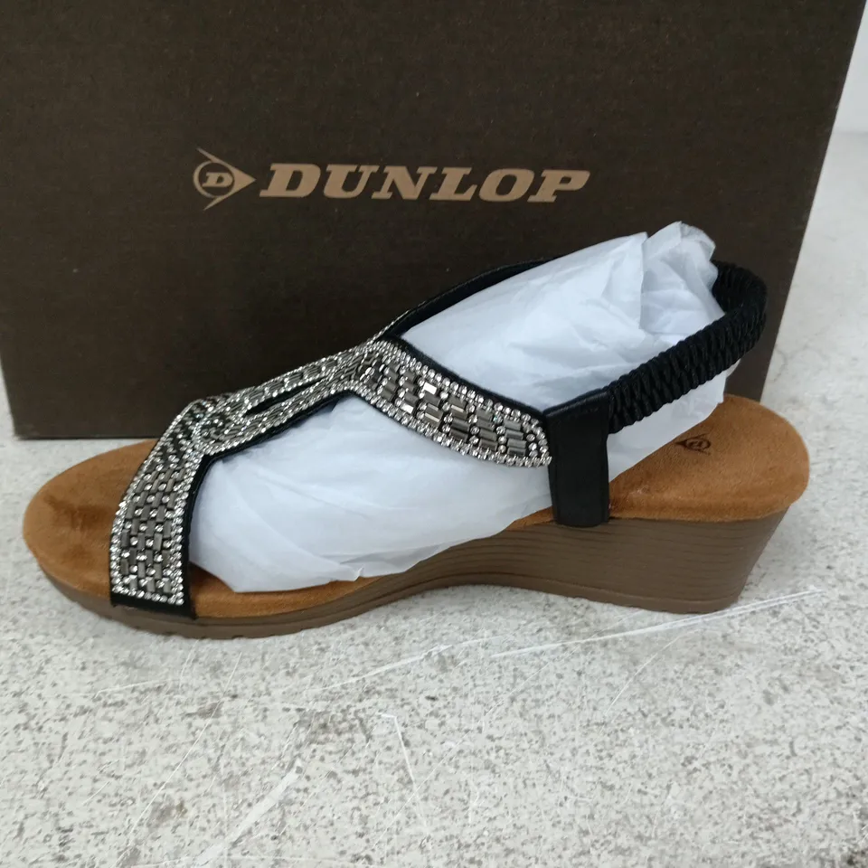 BOXED PAIR OF LDUNLOP VERONA SANDALS IN BLACK - EU 39