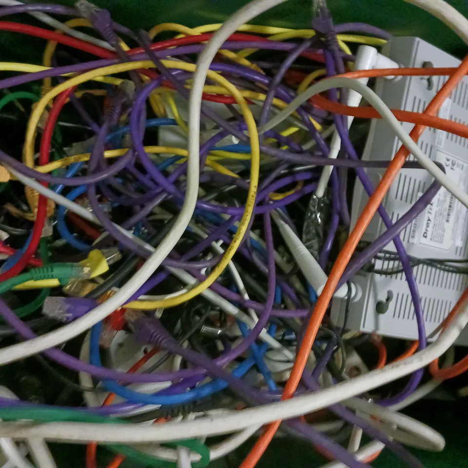 BOX OF ASSORTED ELECTRICAL ITEMS TO INCLUDE ETHERNET CABLES, WI-FI ROUTER, ETC