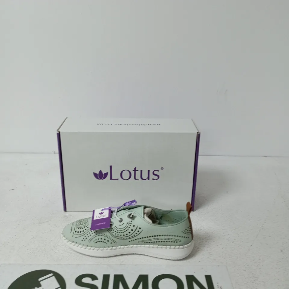 LOTUS LEATHER WOMEN'S SHOES – GREEN WITH PURPLE LACES - EUR 37