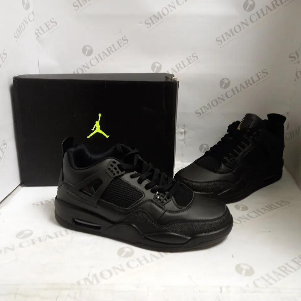 DESIGNER TRAINER IN THE STYLE OF NIKE AIR BLACK JORDAN 4 