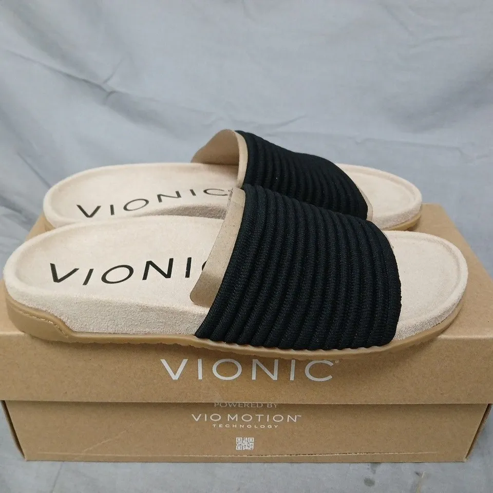 BOXED PAIR OF VIONIC EVIE KNIT SLIDE SANDALS IN BLACK SIZE 5.5