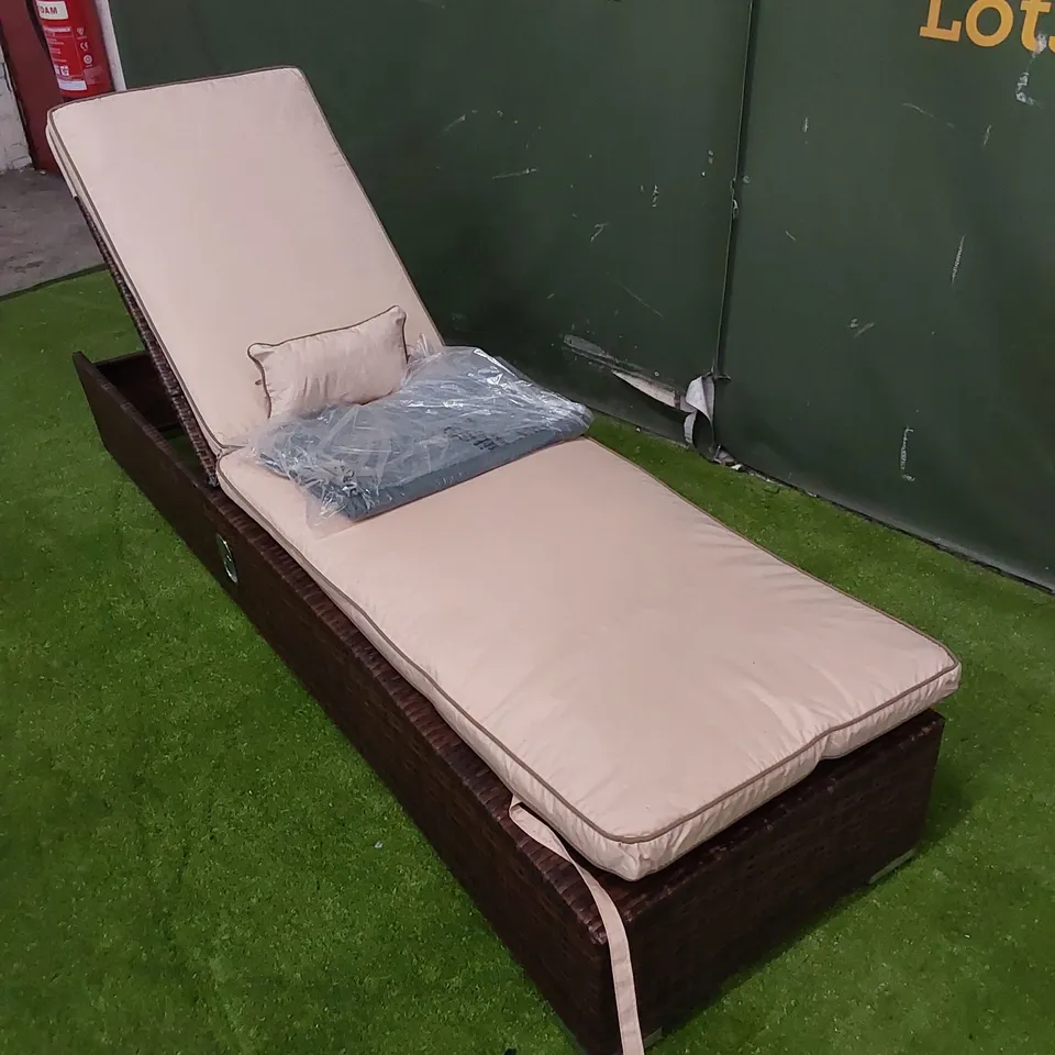 DESIGNER MANUAL ADJUSTABLE SUNLOUNGER IN CHOCOLATE MIX RATTAN WITH CUSHION AND COVER