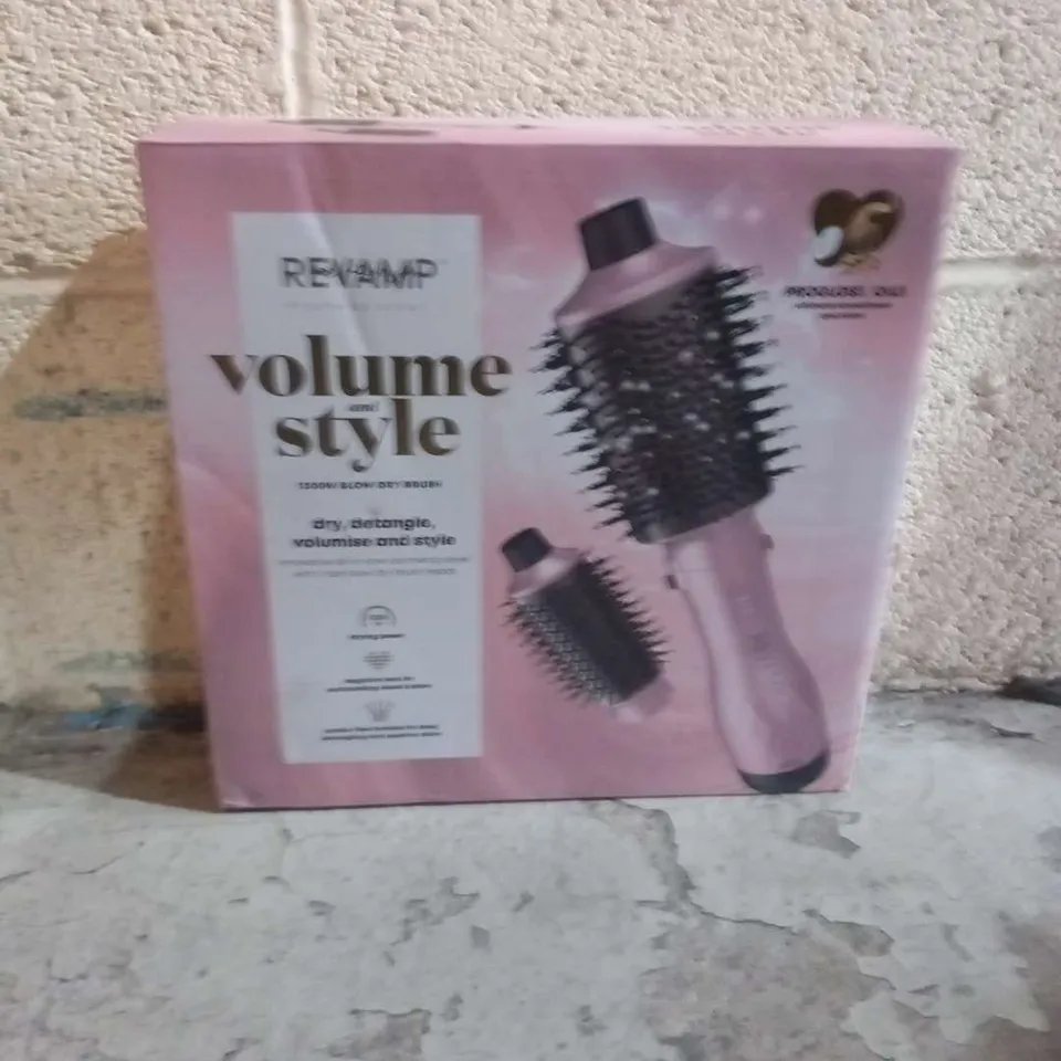 BOXED REVAMP PROFESSIONAL VOLUME AND STYLE 1200W BLOW DRY BRUSHS