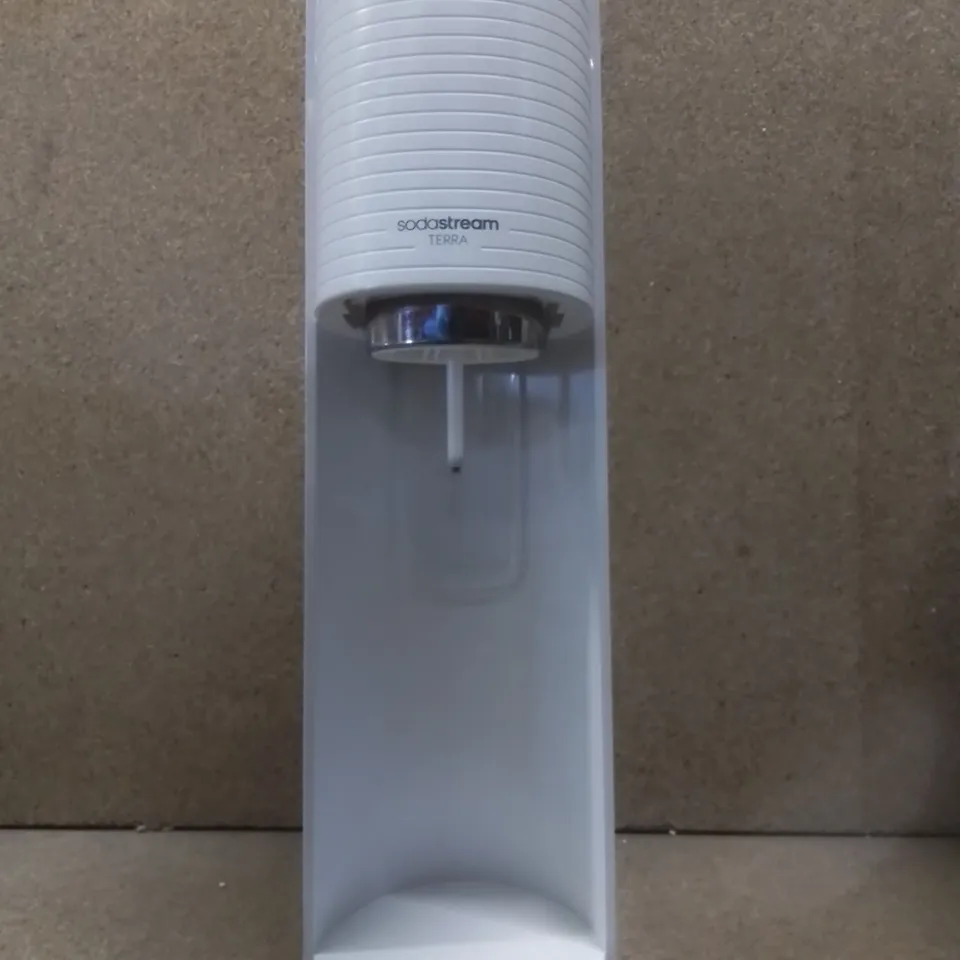 SODASTREAM SPARKLING WATER MAKER