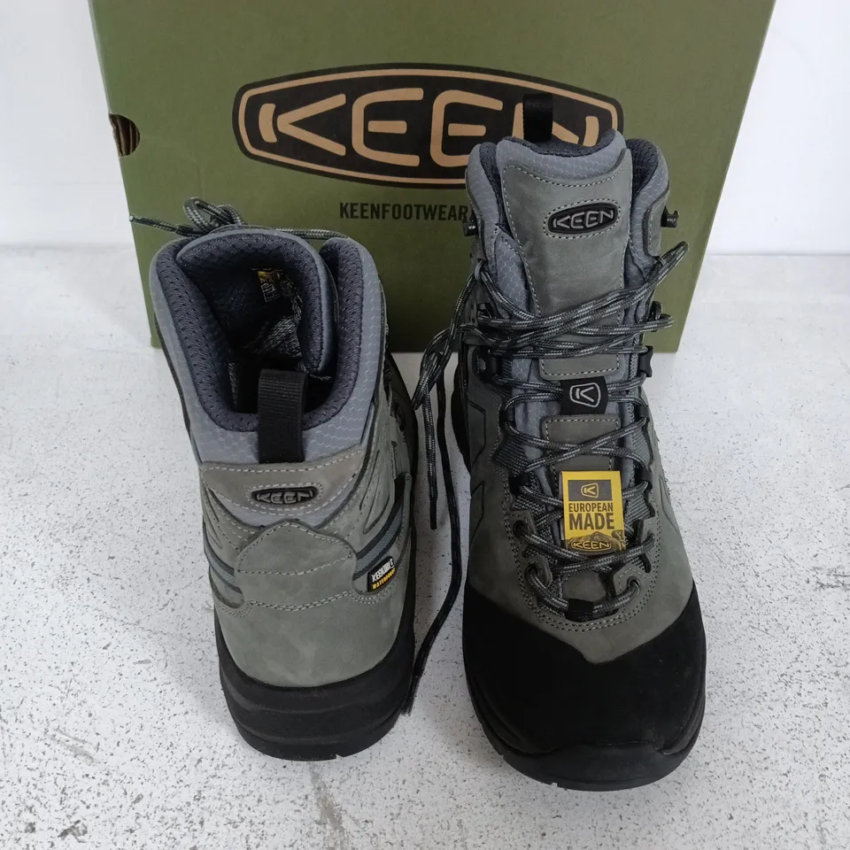 BOXED PAIR OF KEEN KARRAIG MID WP BOOTS IN GREY - UK 7