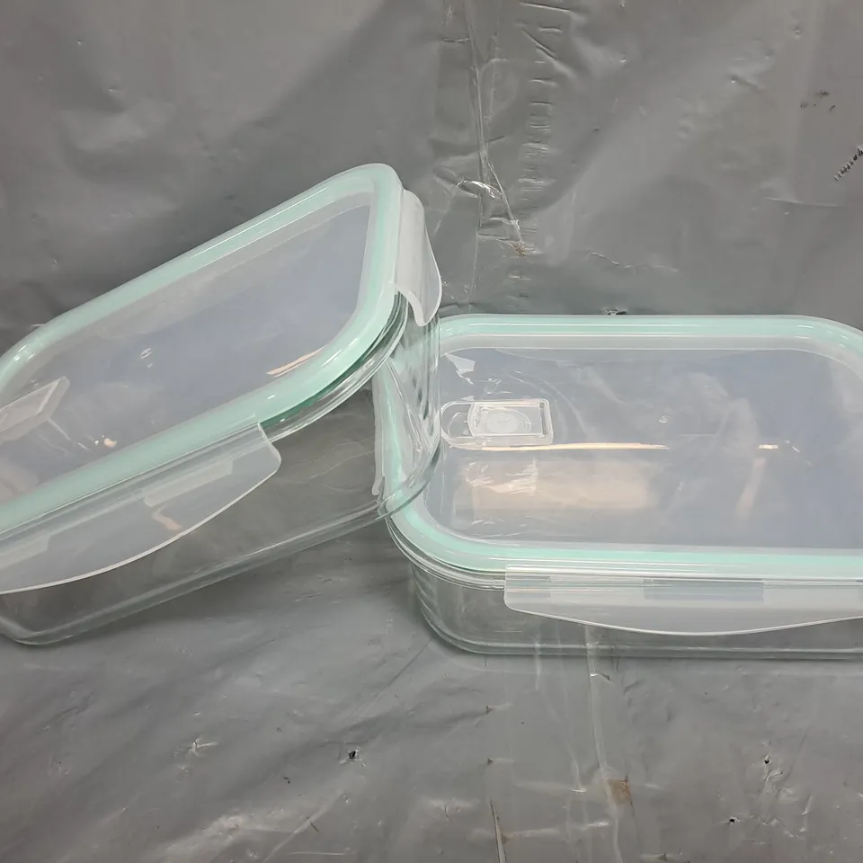 SET OF 2 GLASS FOOD STORAGE CONTAINERS WITH PLASTIC LOCKING LIDS