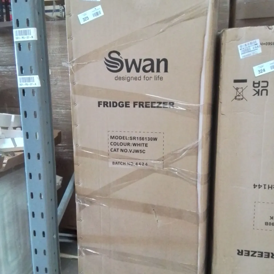 BOXED SWAN 50/50 FRIDGE FREEZER IN WHITE WITH WATER DISPENSER 