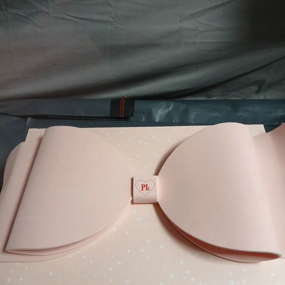 PLOUISE BATH AND BODY GIFT BOX WITH PINK BOW