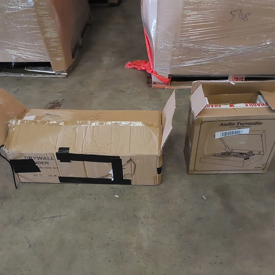 PALLET CONTAINING ASSORTED HOUSEHOLD PRODUCTS INCLUDING TURNTABLE, DRYWALL SANDER, STEPLADDER ETC 