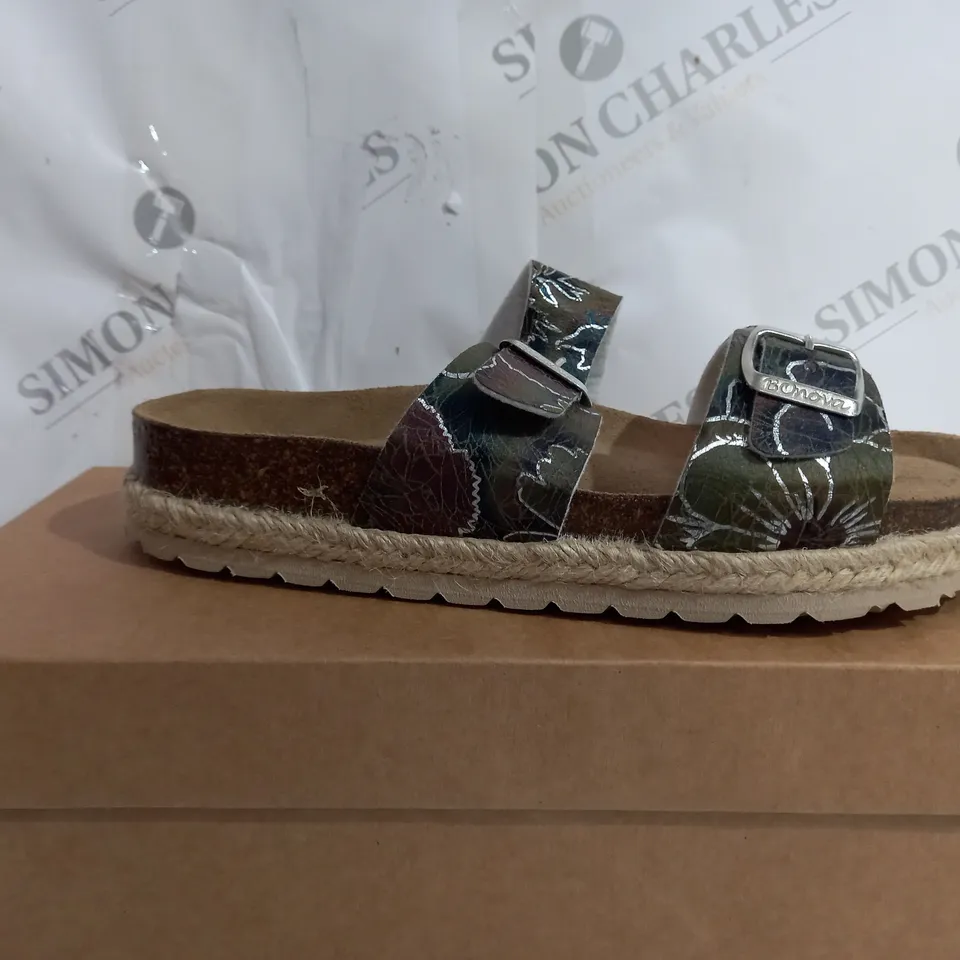 BONOVA FLORAL ESPADRILLE FOOTBED SANDAL - SIZE 6