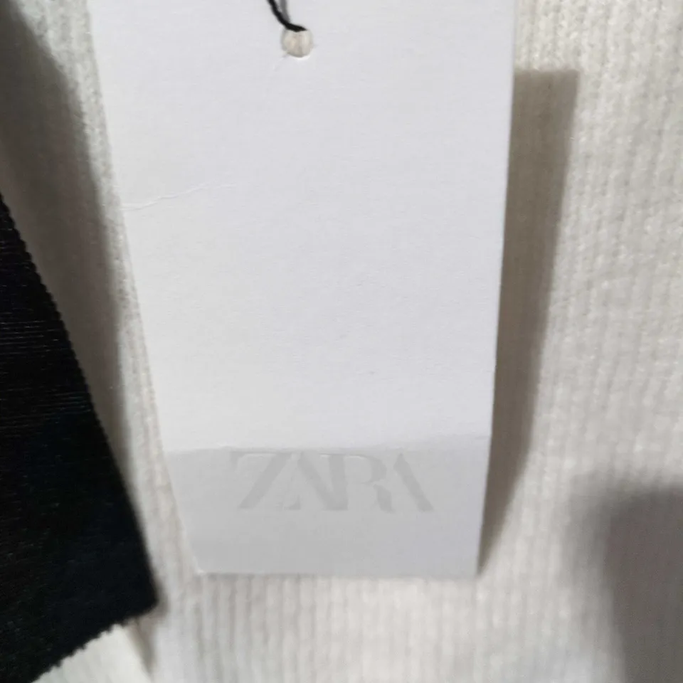 ZARA WHITE KNIT JUMPER WITH BLACK RIBBON BOWS – UK SIZE S (US S)