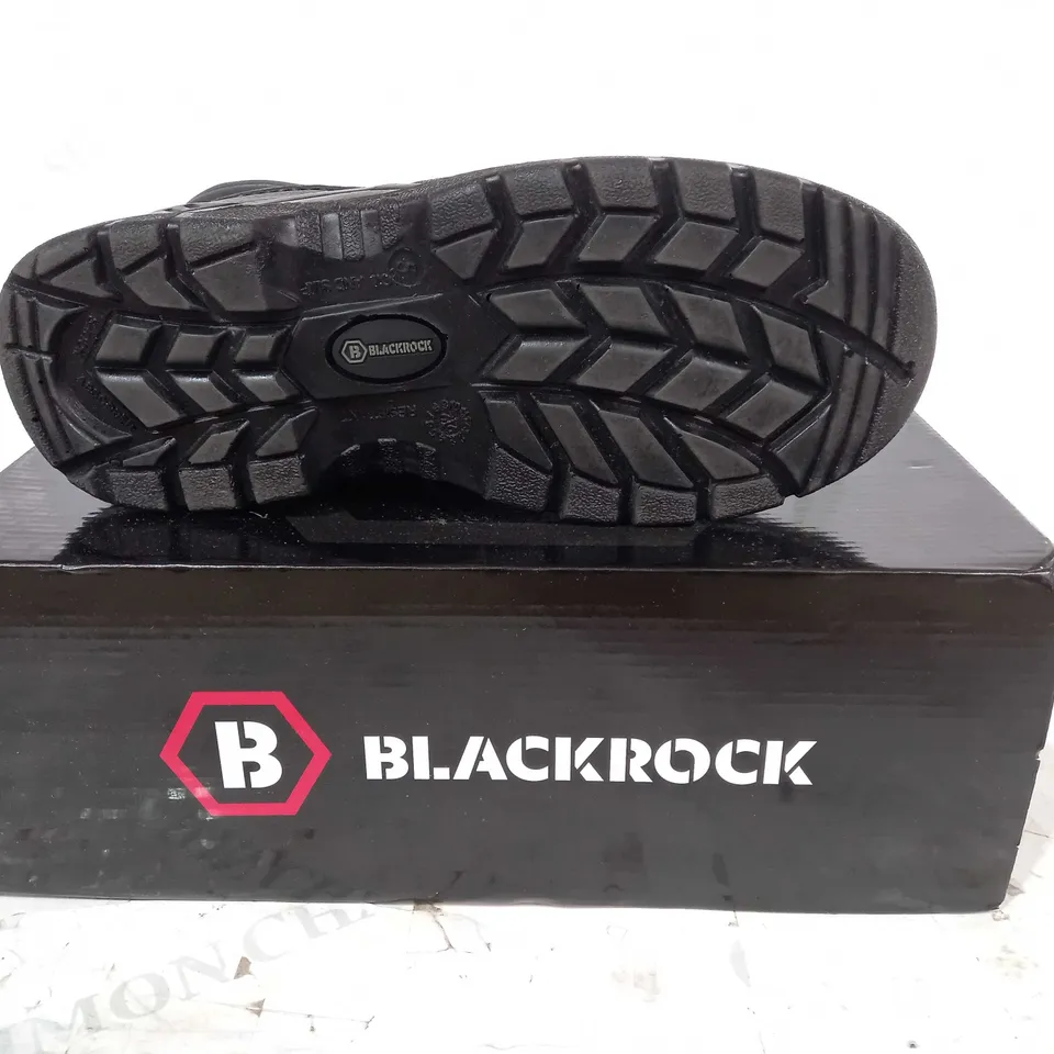 BOXED PAIR OF BLACKROCK CHUKKA BOOTS IN BLACK UK SIZE 5