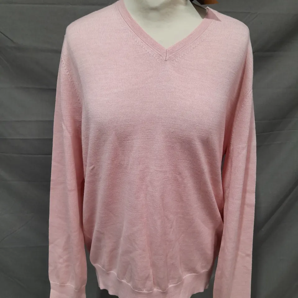 CHARLES TYRWHITT LIGHT PINK PURE MERINO V-NECK JUMPER - MED