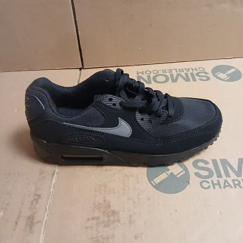 NIKE AIR MAX BLACK TRAINERS BOXED SIZE 8.5