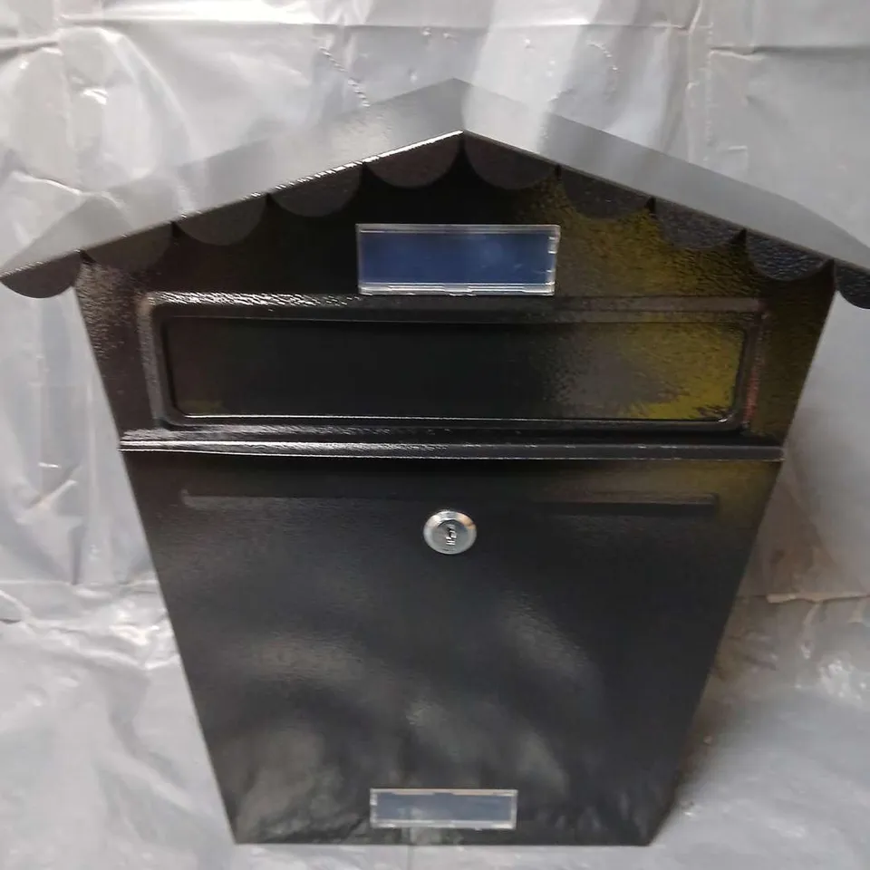 LOCKABLE MAIL BOX IN BLACK