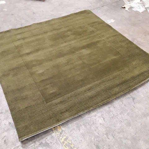 QUALITY DESIGNER AREA RUG APPROXIMATELY 200×200CM