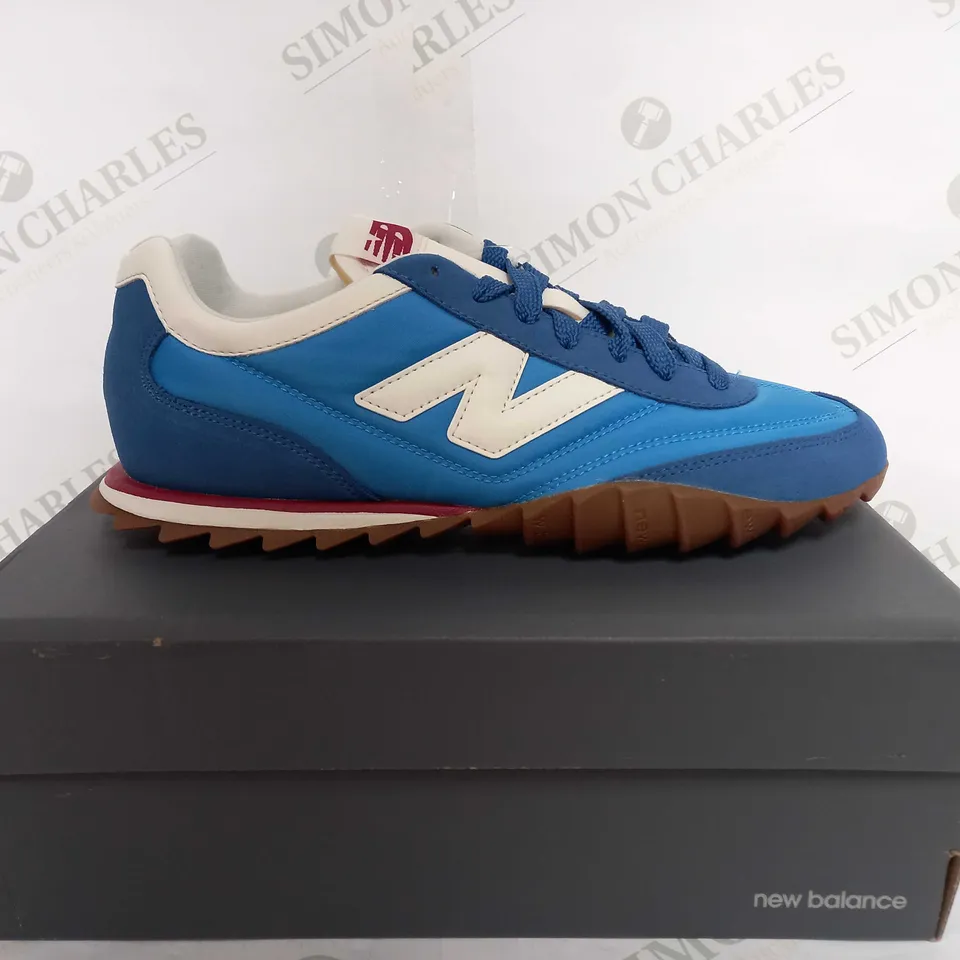 NEW BALANCE URC30AA OXYGEN BLUE TRAINERS - EU 44