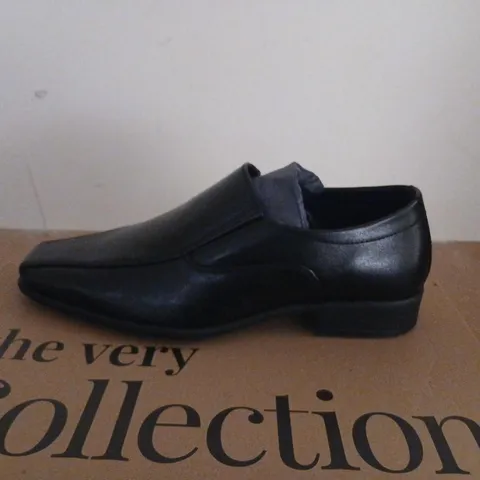 THE VERY COLLECTION MEN'S BLACK LEATHER SLIP-ON SHOES β UK 6