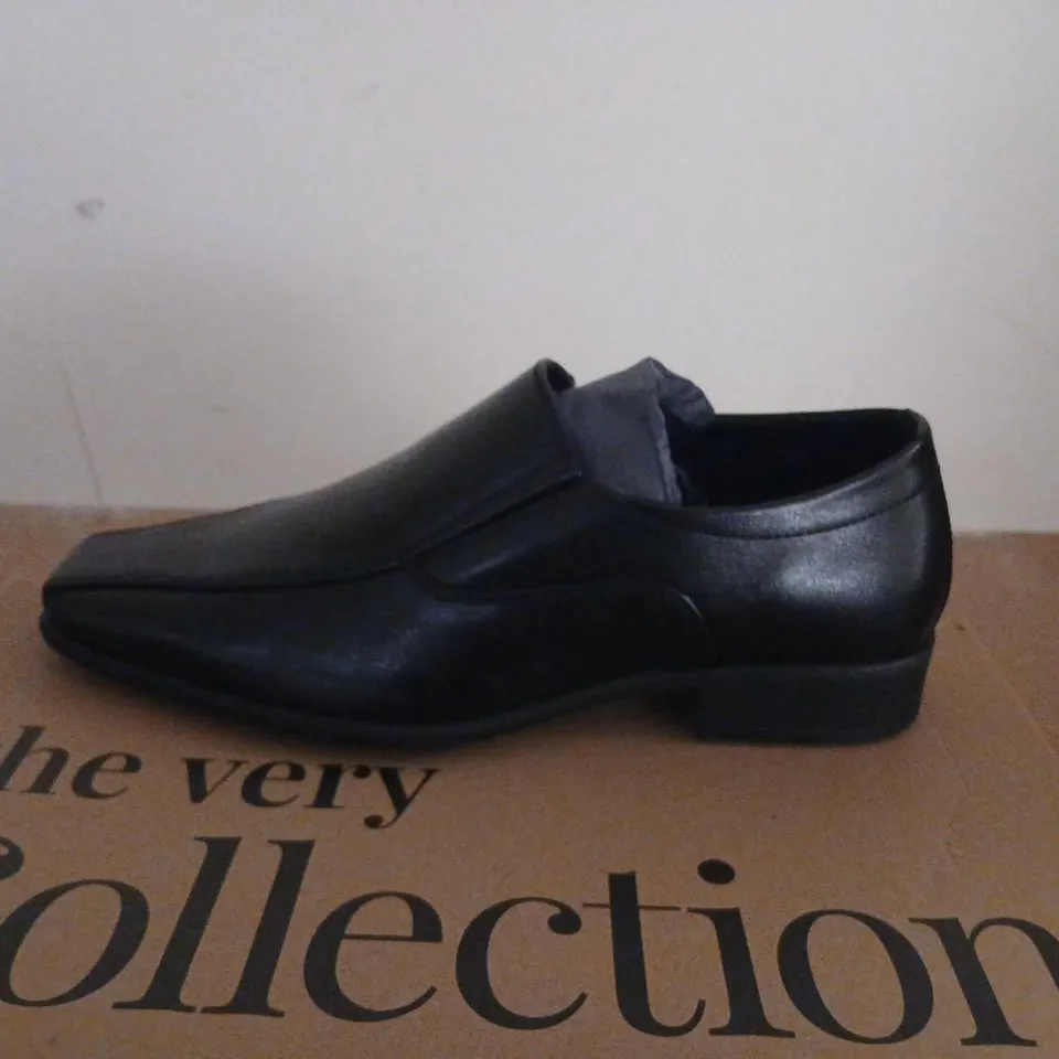 THE VERY COLLECTION MEN'S BLACK LEATHER SLIP-ON SHOES – UK 6