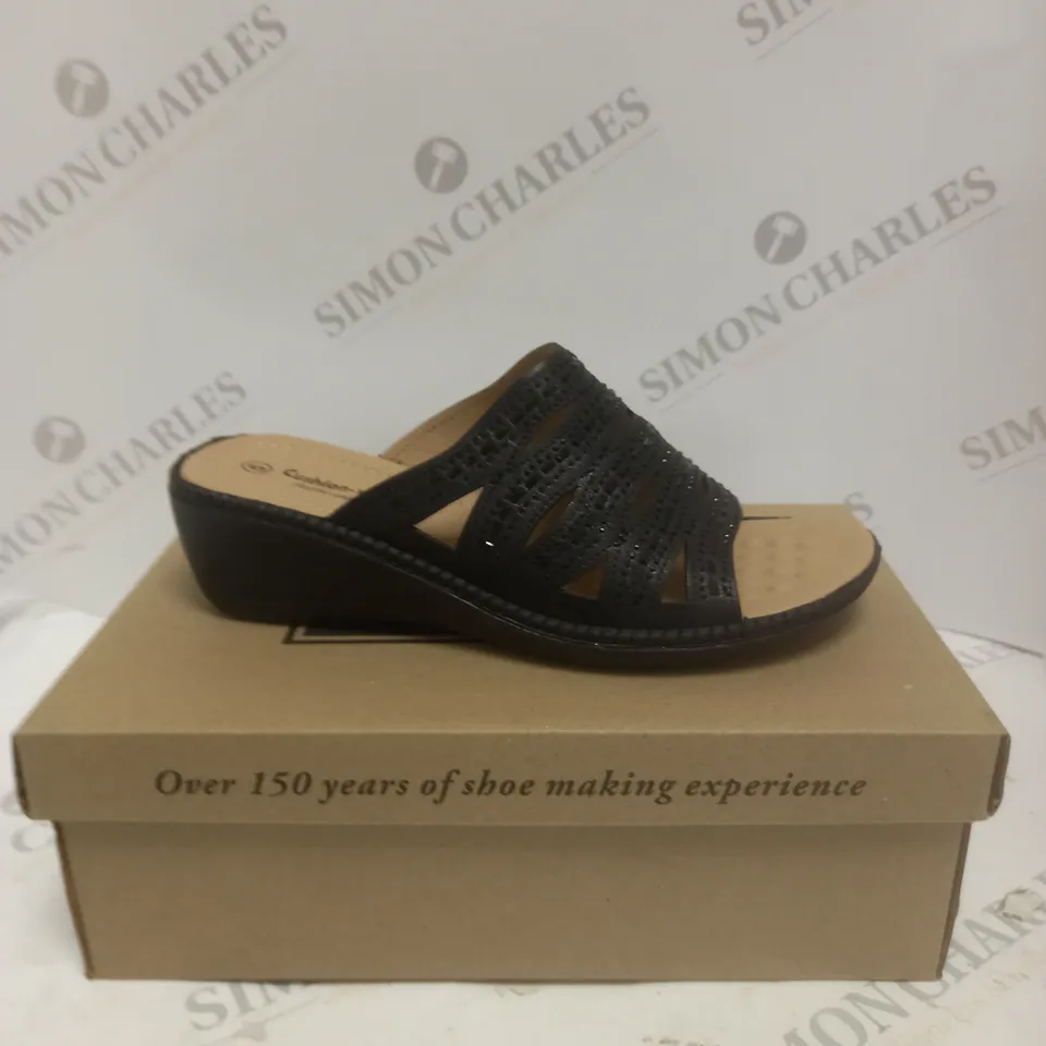 BOXED PAIR OF CUSHION WALK BLACK WEDGE SANDALS - SIZE 5
