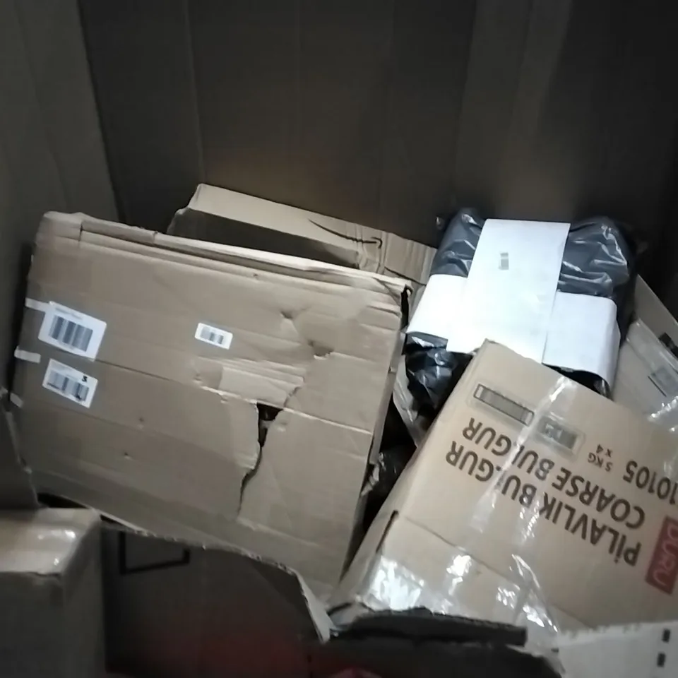 PALLET OF ASSORTED PRODUCTS AND HOUSEHOLD GOODS TO INCLUDE;STAINLESS STEEL SINK,RETRACTABLE SAFETY GATE,ROLL OF ARTIFICIAL GRASS