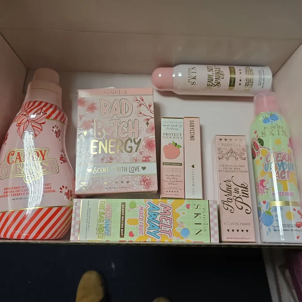 PLOUISE BEAUTY GIFT BOX TO INCLUDE CANDY CLEANSE BATH SOAK, GLITTER SETTING SPRAY AND SCULPTING PRIMER