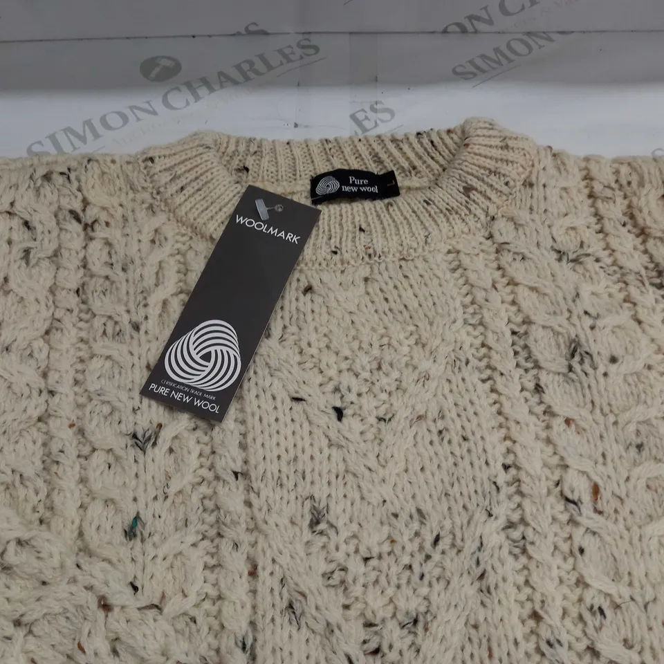 LOT OF 10  PURE NEW WOOL KNITTED CREW JUMPERS IN ECRU - ALL L
