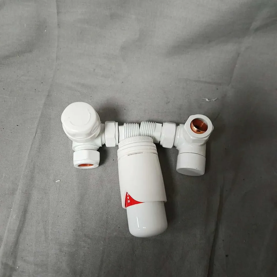 UK RADIATORS WHITE CORNER TRV PACK – TRV-P3-WC
