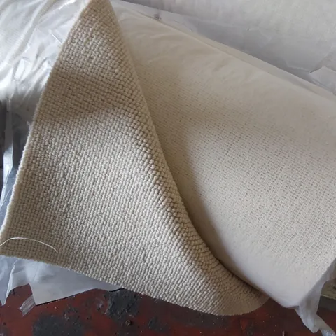 ROLL OF QUALITY TUDOR CO-ORDINATES MINK COLOURED CARPET - APPROXIMATELY 5.35 x 4m