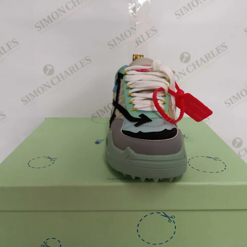 OFF WHITE ODSY 1000 IN WHITE & BLUE - EU 39