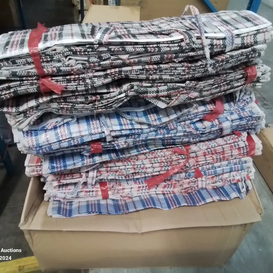 LARGE AMOUNT OF PLASTIC HEAVY DUTY WASHING/SHOPPING BAGS
